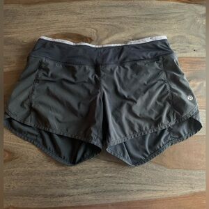 Lululemon Athletica Run Speed Short Womens Size 6 Black Grey Running Yoga